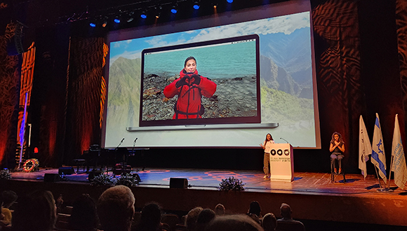 שלי משל-יוגב ותמונת בתה ליבי כהן מגורי ז"ל
